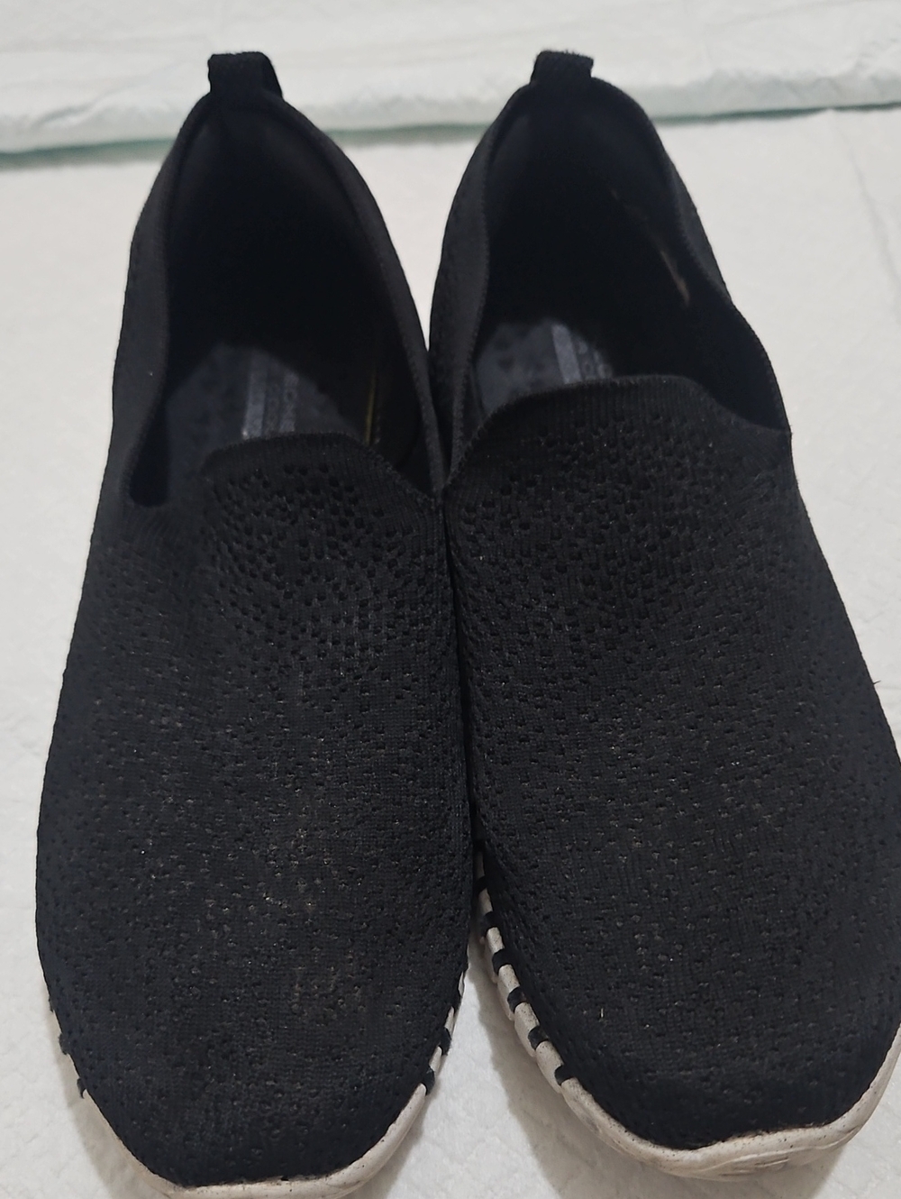 Skechers Black Slip-On Knit Women's Sneakers Sz 8